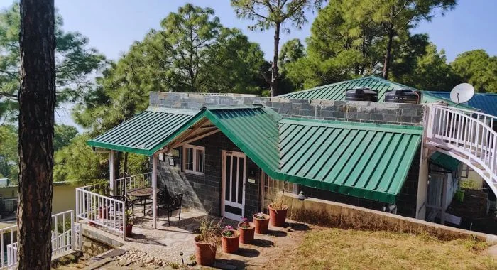 Pine Crest Ménage - Kasauli