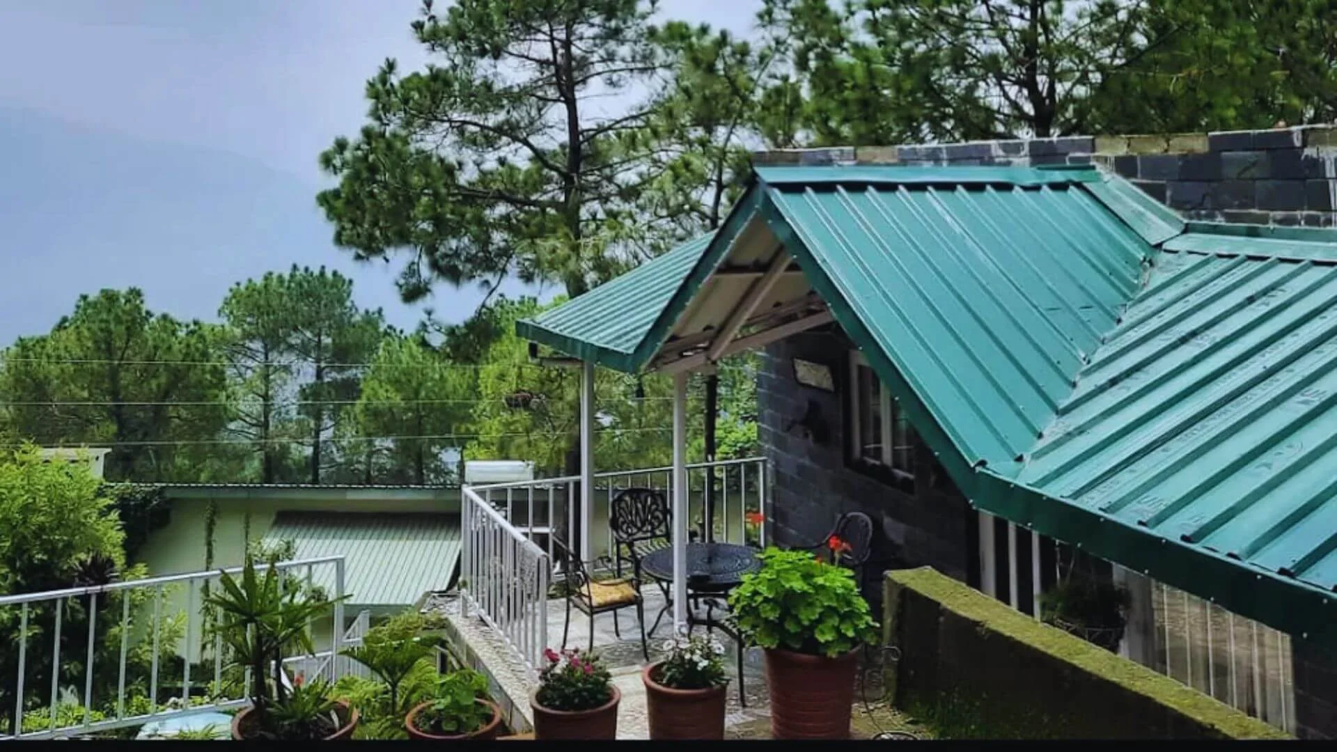 Vacation stay near Kasauli offering peaceful surroundings, fresh mountain air, and a relaxing hillside retreat with Quaint Stays.