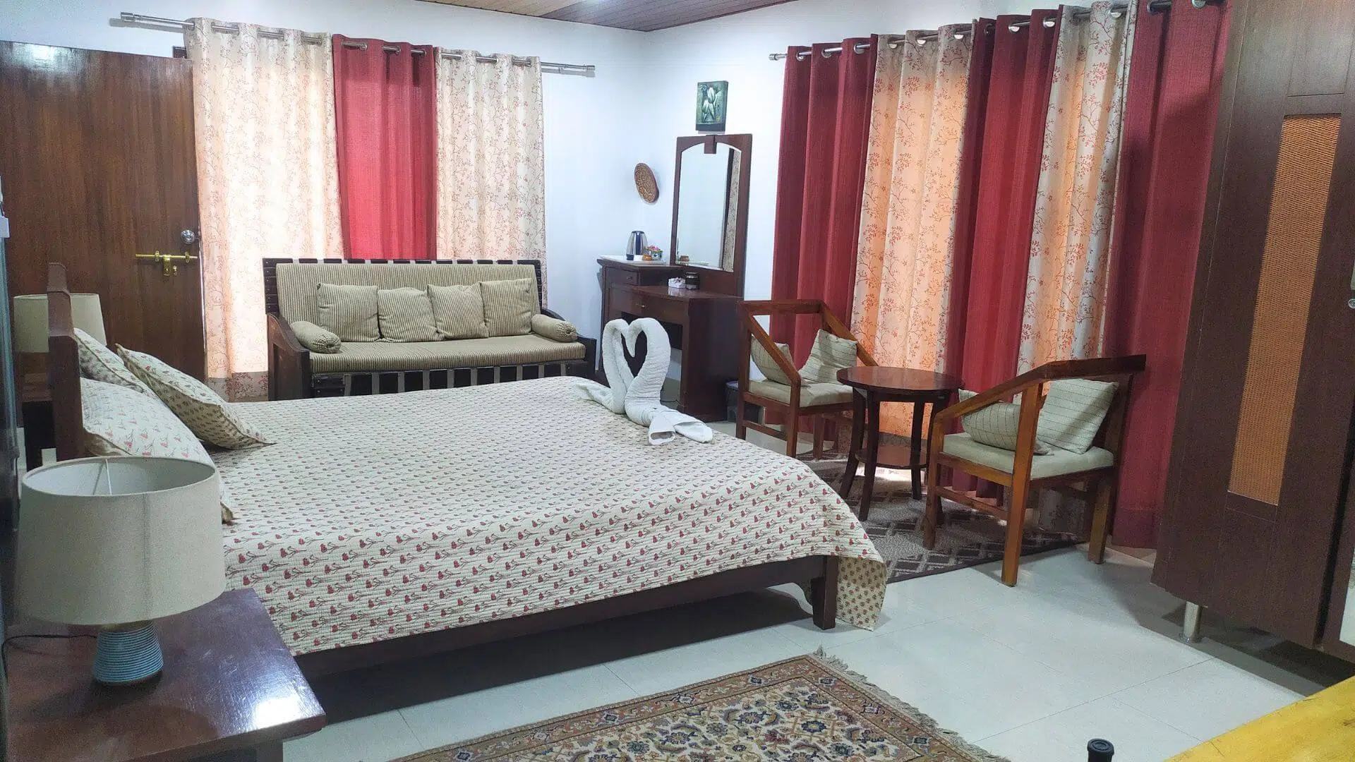 pine-crest-kasauli-luxury-cottage-stay